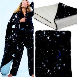 Victoria’s Secret Sherpa Blanket Starry Night / Moon Star Galaxy Print